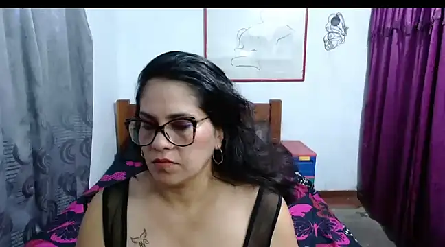 Snapshot of Mistresskloe01 chatting on 12/09/24, 12:30 Mistresskloe01 online show from 12/09/24, 12:30