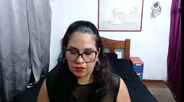 Snapshot of Mistresskloe01 chatting on 01/08/25, 12:47 Mistresskloe01 online show from 01/08/25, 12:47