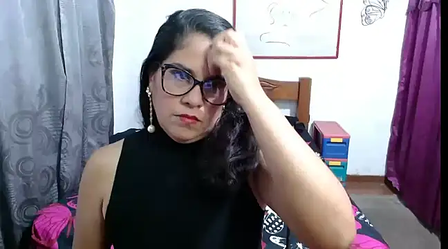 Snapshot of Mistresskloe01 chatting on 01/13/25, 12:35 Mistresskloe01 online show from 01/13/25, 12:35