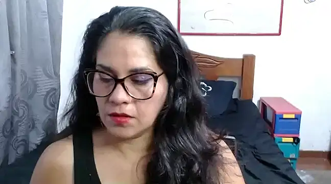 Snapshot of Mistresskloe01 chatting on 02/10/25, 12:50 Mistresskloe01 online show from 02/10/25, 12:50