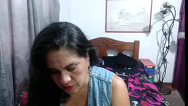 Snapshot of Mistresskloe01 chatting on 03/18/25, 12:58 Mistresskloe01 online show from 03/18/25, 12:58