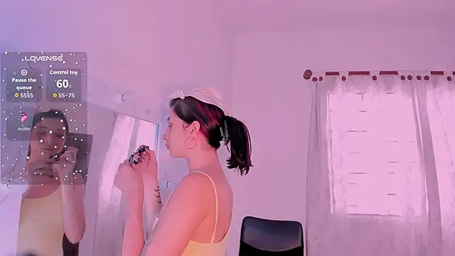 laurem-paulette online show from 10/10/25, 07:35