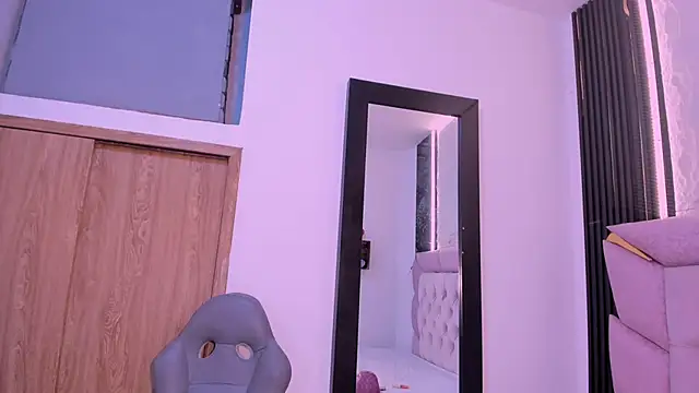 laurem-paulette online show from 10/13/25, 07:58