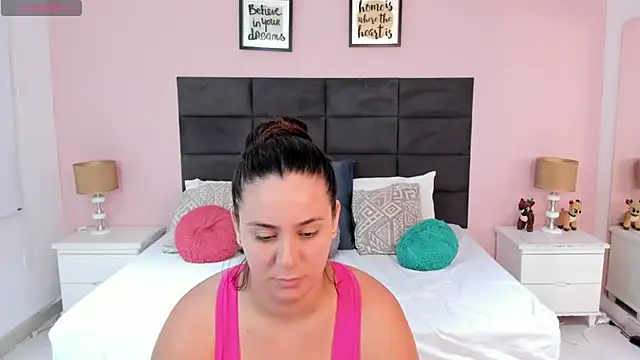 MadisonJenner online show from 11/14/25, 11:20