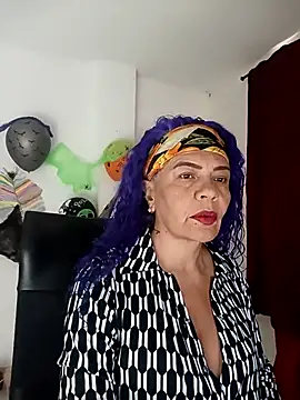 freyadevil333 online show from 10/18/25, 12:50