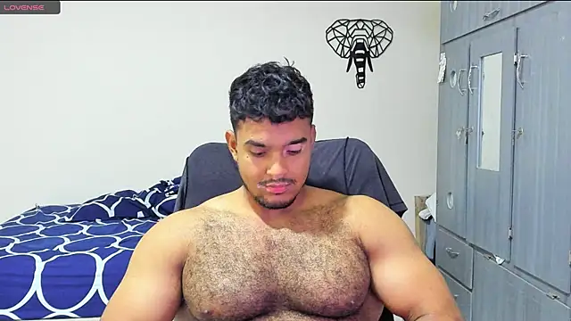 Snapshot of Big_furry_bear13 chatting on 12/11/24, 05:00 Big furry bear13 online show from 12/11/24, 05:00