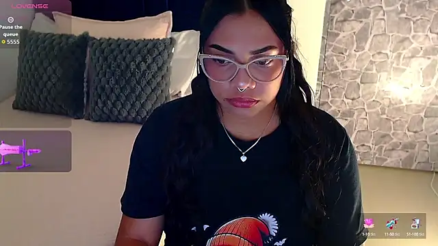 angela santana  online show from 10/16/25, 11:39