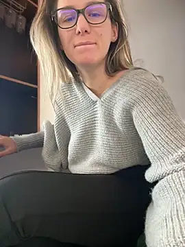 HotXMom online show from 01/13/25, 10:36