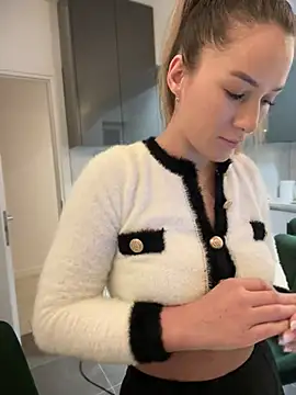 HotXMom online show from 02/08/25, 04:36