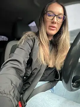 HotXMom online show from 09/12/25, 05:29