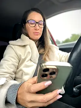 HotXMom online show from 10/01/25, 05:46