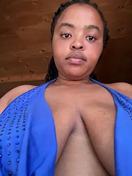Snapshot of Linahlove chatting on 02/20/25, 10:59 Linahlove online show from 02/20/25, 10:59