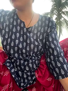 Snapshot of Ishikarana chatting on 10/29/25, 02:14 Ishikarana online show from 10/29/25, 02:14