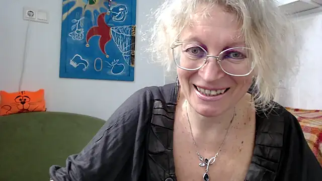 Zosya1111 online show from 12/28/24, 08:48