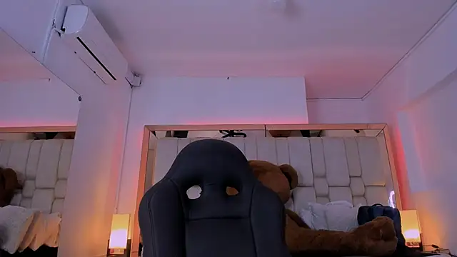 Snapshot of SheylaBakerr chatting on 02/05/25, 10:19 SheylaBakerr online show from 02/05/25, 10:19