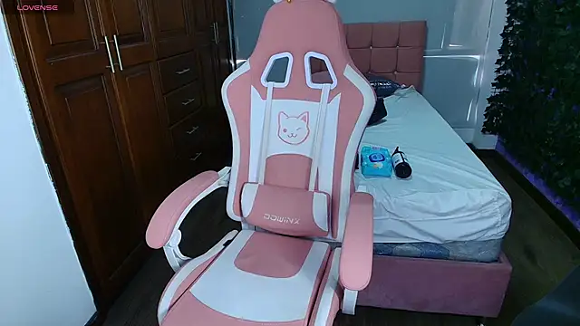 emmars  online show from 10/23/25, 12:15