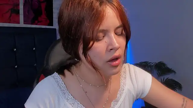 Snapshot of emma_myers1 chatting on 03/14/25, 01:59 emma myers1 online show from 03/14/25, 01:59