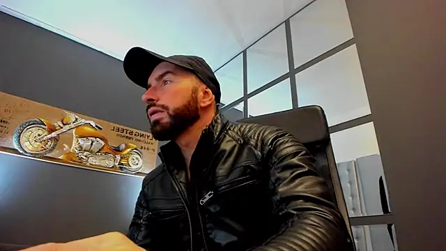 Snapshot of AronGrant chatting on 01/11/25, 12:07 AronGrant online show from 01/11/25, 12:07