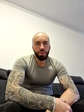 Snapshot of AronGrant chatting on 02/09/25, 11:47 AronGrant online show from 02/09/25, 11:47