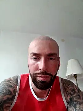 Snapshot of AronGrant chatting on 03/05/25, 03:29 AronGrant online show from 03/05/25, 03:29