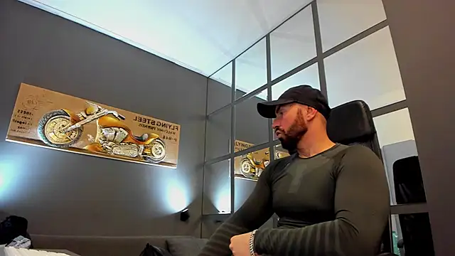 Snapshot of AronGrant chatting on 03/10/25, 11:42 AronGrant online show from 03/10/25, 11:42