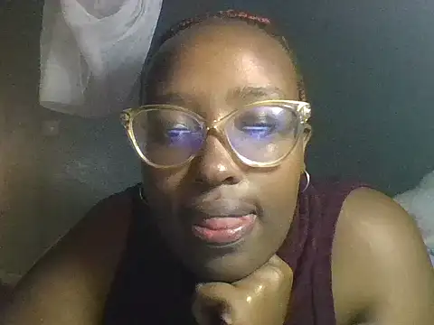 Snapshot of Babey_shirl chatting on 02/03/25, 01:19 Babey shirl online show from 02/03/25, 01:19