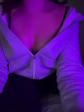 Snapshot of _Anonymegirl chatting on 11/05/25, 08:31 Anonymegirl online show from 11/05/25, 08:31