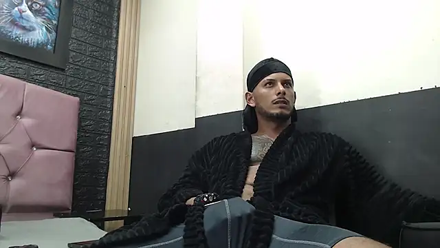 Snapshot of Chris_Dick23 chatting on 10/12/25, 04:44 Chris Dick23 online show from 10/12/25, 04:44