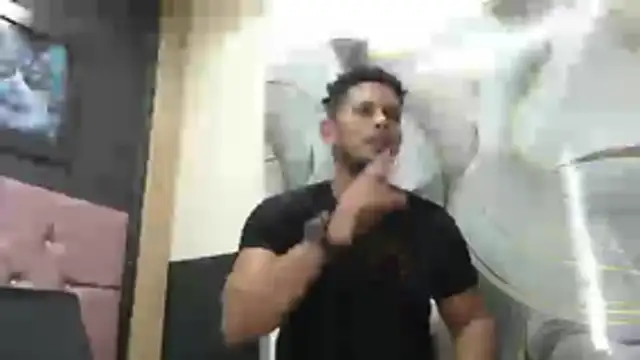 Snapshot of Chris_Dick23 chatting on 11/06/25, 05:19 Chris Dick23 online show from 11/06/25, 05:19