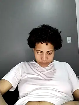 Snapshot of Su_Duarte_1 chatting on 10/26/25, 02:39 Su Duarte 1 online show from 10/26/25, 02:39