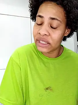 Snapshot of Su_Duarte_1 chatting on 10/30/25, 07:14 Su Duarte 1 online show from 10/30/25, 07:14