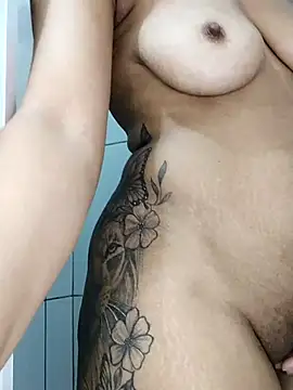 Snapshot of Su_Duarte_1 chatting on 11/06/25, 02:34 Su Duarte 1 online show from 11/06/25, 02:34