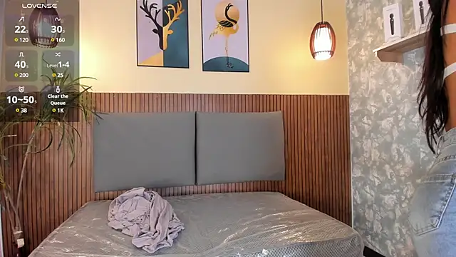 NicolleeEvanss online show from 03/18/25, 12:14