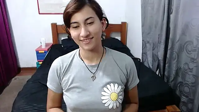 Snapshot of LadyMilk003 chatting on 12/23/24, 07:20 LadyMilk003 online show from 12/23/24, 07:20
