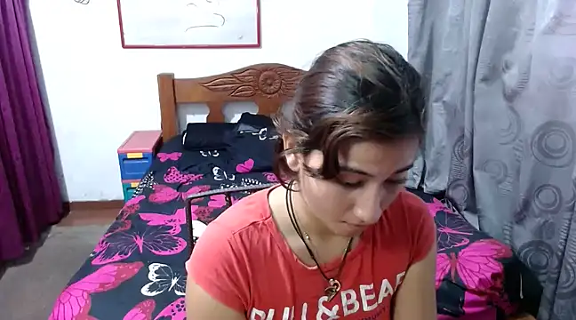 Snapshot of LadyMilk003 chatting on 01/07/25, 04:59 LadyMilk003 online show from 01/07/25, 04:59