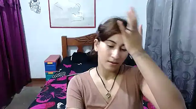 Snapshot of LadyMilk003 chatting on 01/11/25, 06:33 LadyMilk003 online show from 01/11/25, 06:33