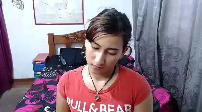 Snapshot of LadyMilk003 chatting on 01/21/25, 06:23 LadyMilk003 online show from 01/21/25, 06:23