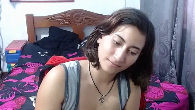 Snapshot of LadyMilk003 chatting on 03/18/25, 06:48 LadyMilk003 online show from 03/18/25, 06:48