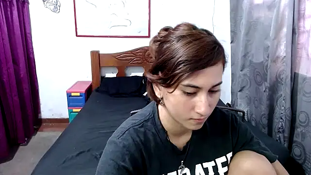 Snapshot of LadyMilk003 chatting on 09/08/25, 04:50 LadyMilk003 online show from 09/08/25, 04:50