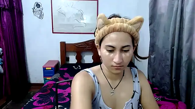 Snapshot of LadyMilk003 chatting on 09/13/25, 03:01 LadyMilk003 online show from 09/13/25, 03:01