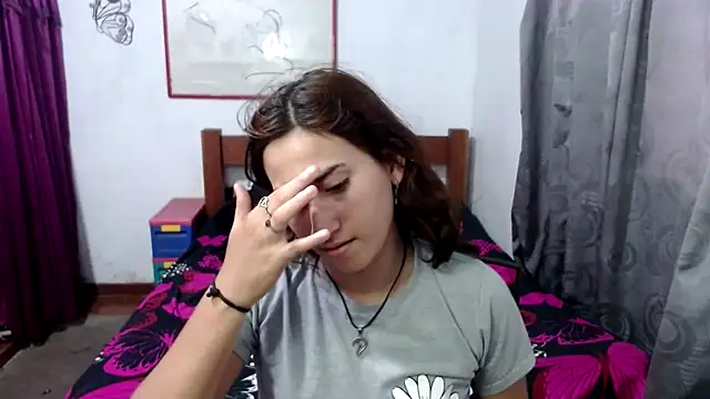Snapshot of LadyMilk003 chatting on 10/01/25, 03:29 LadyMilk003 online show from 10/01/25, 03:29