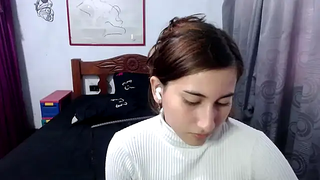 LadyMilk003 online show from 11/12/25, 05:13