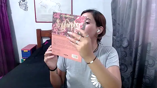 LadyMilk003 online show from 11/13/25, 04:28