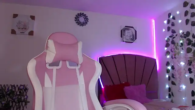 Snapshot of GabyVandriel chatting on 12/10/24, 01:32 GabyVandriel online show from 12/10/24, 01:32