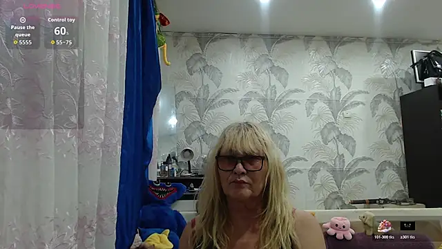 CamDiva113 online show from 11/10/25, 02:16