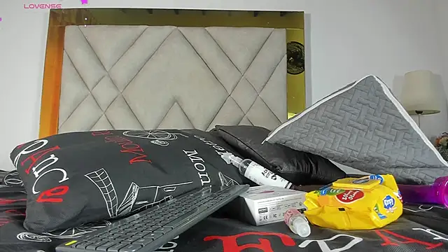 nicole grace0 online show from 01/30/25, 12:06