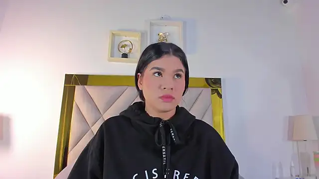 nicole grace0 online show from 09/19/25, 12:06