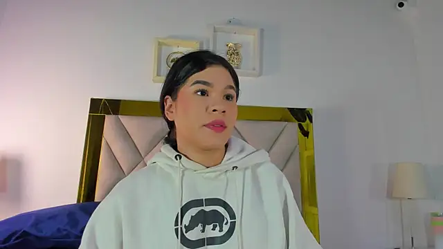 nicole grace0 online show from 10/04/25, 12:03