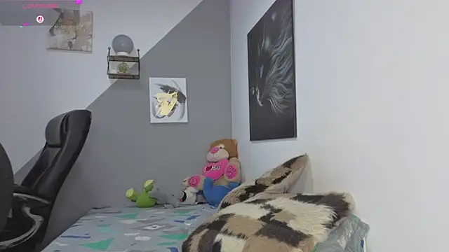 Snapshot of charlotte_002 chatting on 10/31/25, 02:56 charlotte 002 online show from 10/31/25, 02:56