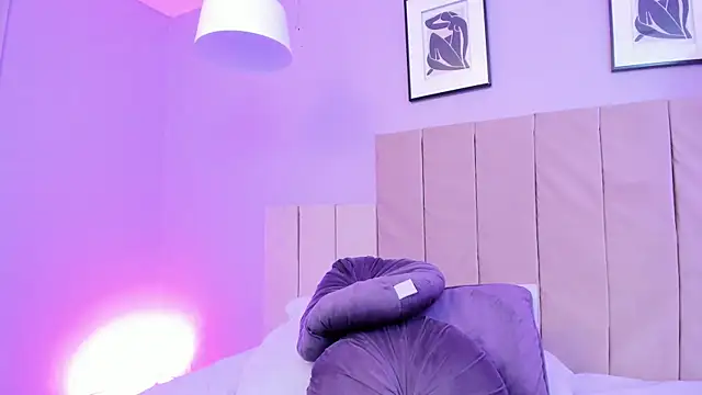 April bowie online show from 01/17/25, 03:00